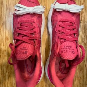 New Balance Pink and White Women's Sneakers